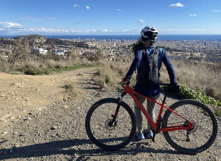 Julia Ferrandiz, with bike
