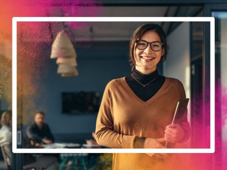 Smiling businesswoman in casuals in the office, career resilience