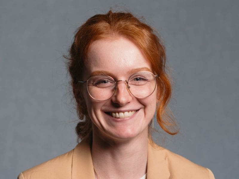 Abbie Currington, Ipsos