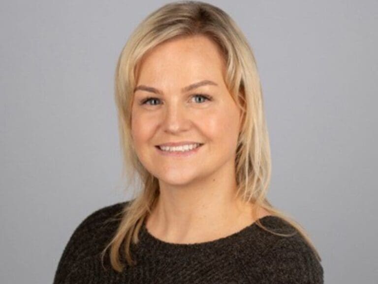 Lorraine Dodd, Renault UK
